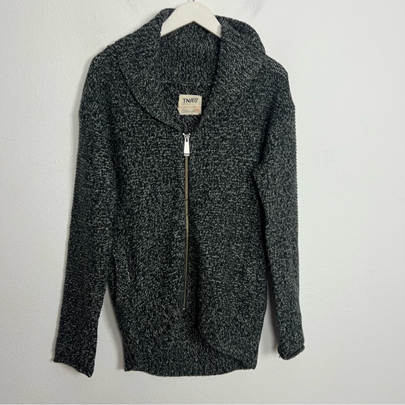 Aritzia Sweaters - Aritzia TNA Telluride Wool Gray Shawl Collar Zip Front Sweater Size XS